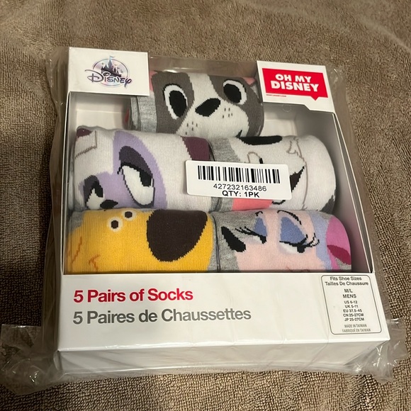 Oh My Disney 5 pr men’s socks US 6-12 size Disney dogs very hard to find New - Picture 1 of 3